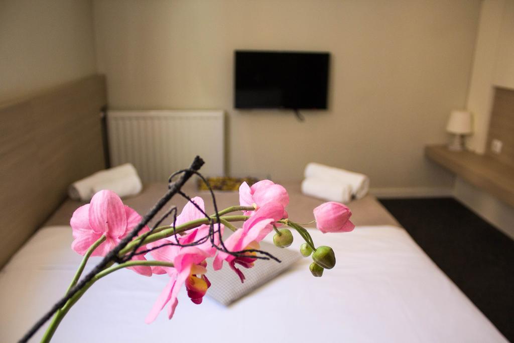 Garni Hotel Krevet&Dorucak Ниш Экстерьер фото