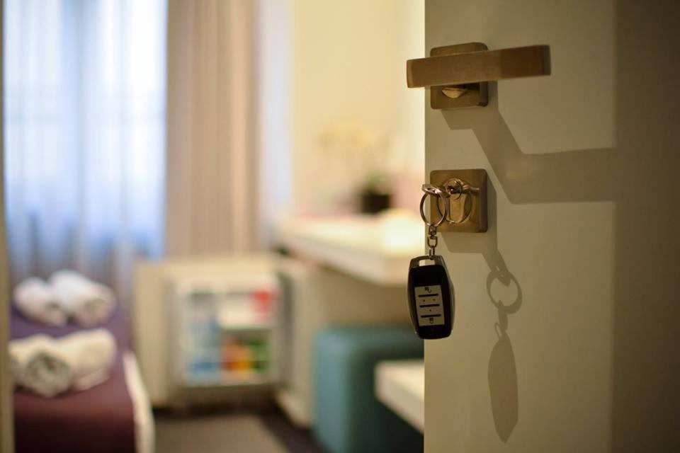 Garni Hotel Krevet&Dorucak Ниш Экстерьер фото